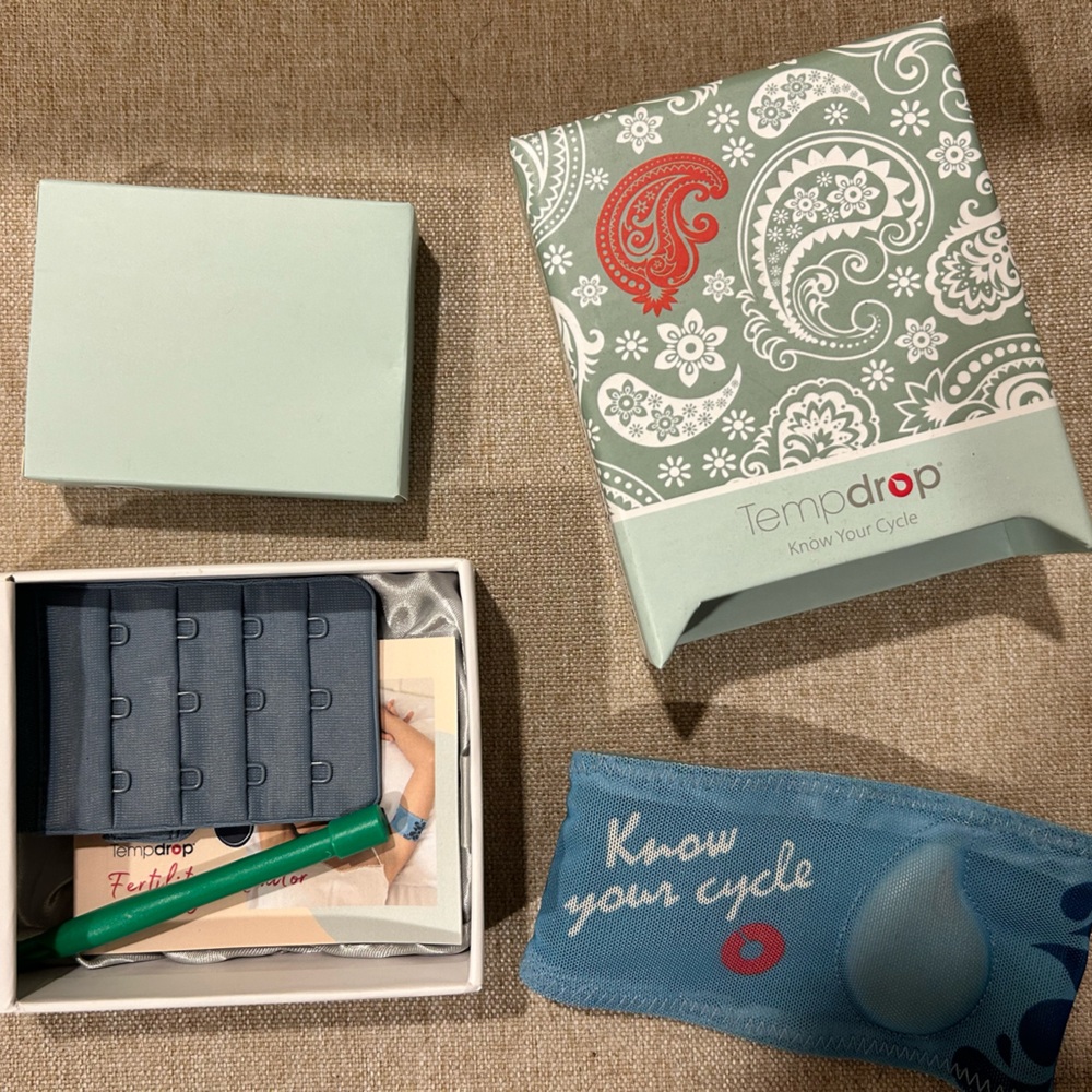 Tempdrop Fertility & Ovulation Digital Thermometer Wearable BBT Armband (S/M)